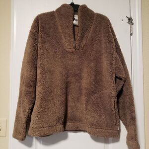 Unlimited Quest Clothing fuzzy sherpa sweater L made in Canada